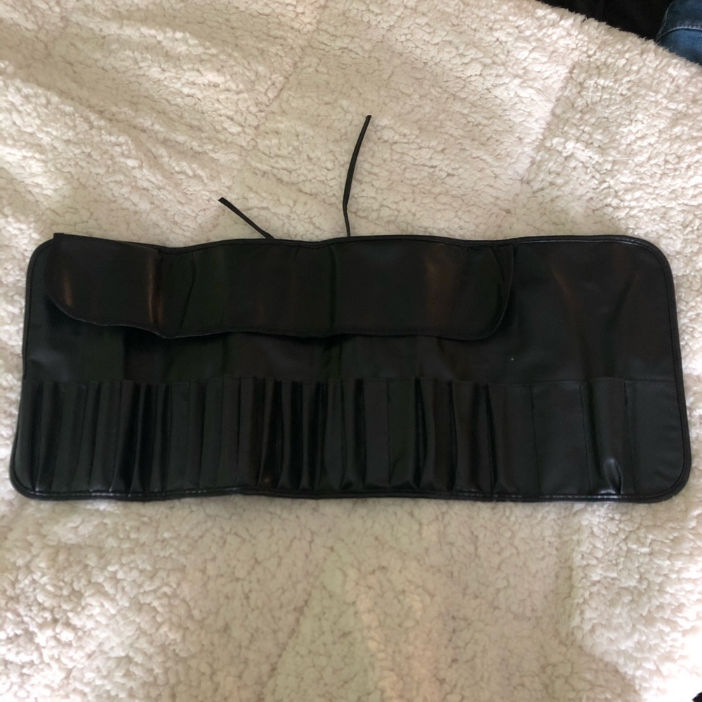Make up brush roll-up case (26 piece) case only
